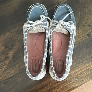 Sperry top sider women’s size 8.5 in almost perfect condition